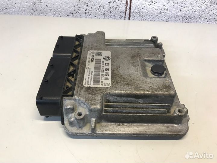 Блок управления двигателем Volkswagen Golf 6