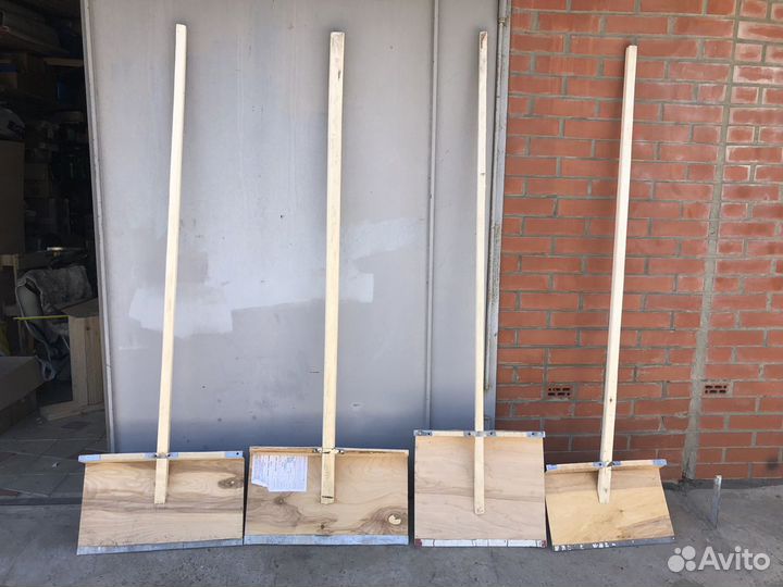 Лопата для уборки снега