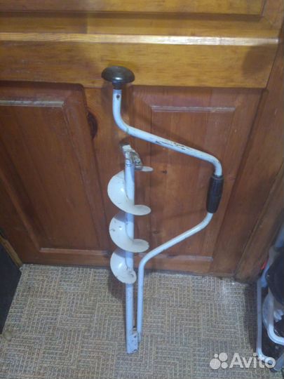 Ледобура для зимней рыбалки