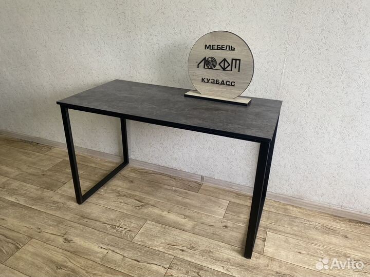 Стол в стиле лофт