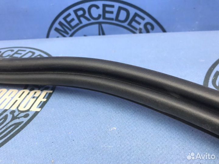 Уплотнитель багажника Mercedes-Benz Clk-Class W209