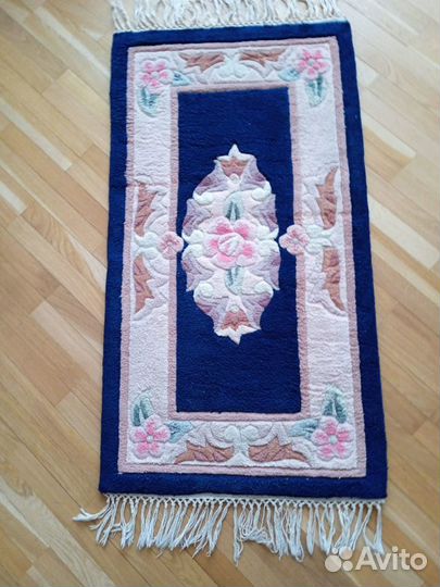 Ковер прикроватный