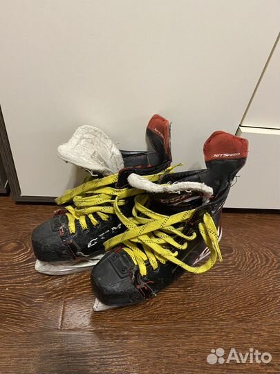 Хоккейные коньки ccm 35