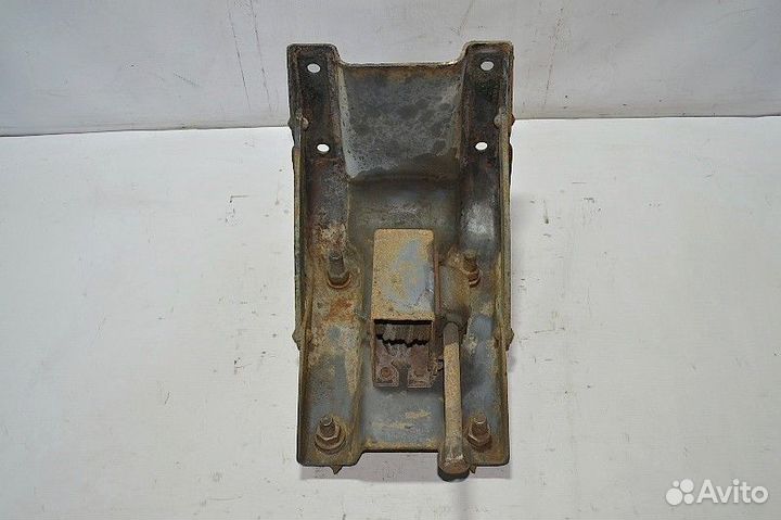 Кронштейн запасного колеса DAF XF105 (01.05)