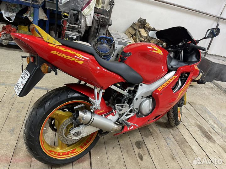 Xonda cbr f4