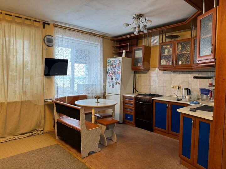 2-к. квартира, 50 м², 3/9 эт.