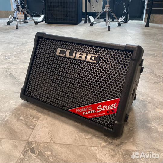 Гитарный комбоусилитель Roland Cube Street EX
