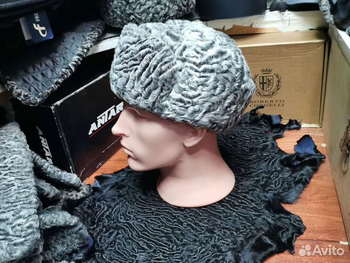 Каракулевая шапка
