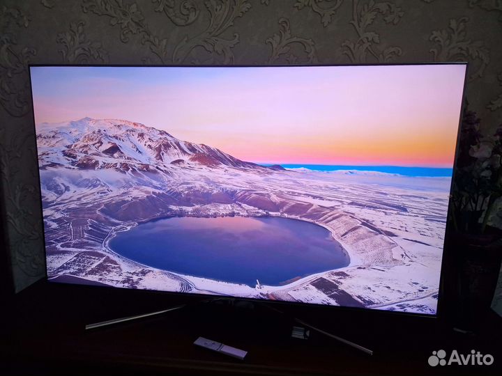 Телевизор 55 дюймов Samsung QE55Q7FAM, 2017