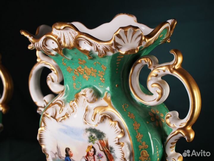 Старинные парные фарфоровые вазы. Франция