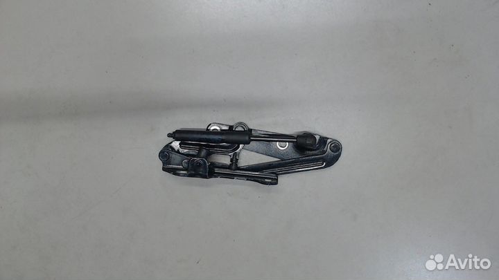 Петля крышки багажника Chevrolet Camaro, 2017