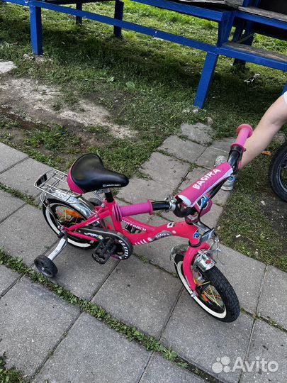 Детский велосипед с доп. колесиками