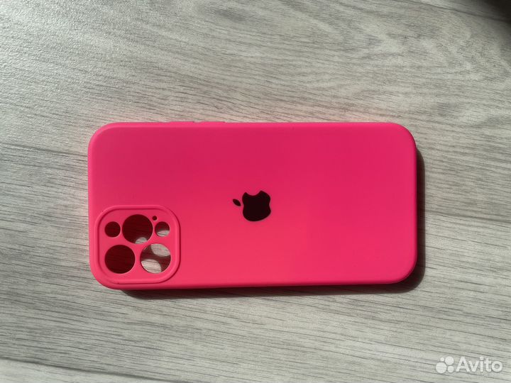 Чехлы на iPhone 12/12 про