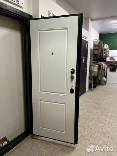 Входная сейф-дверь