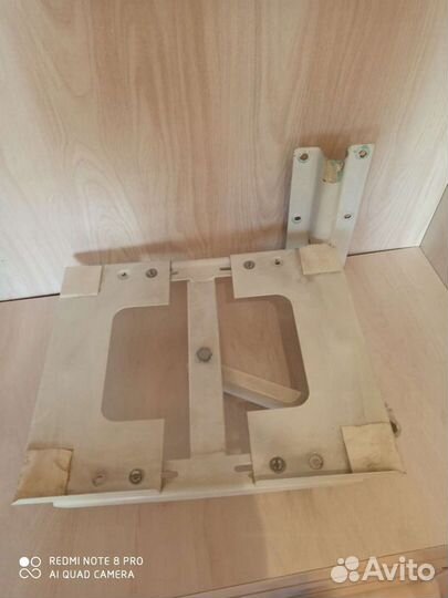 Полка под телевизор