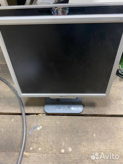 Мониторы квадратные 19, 17 дюймов