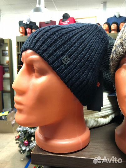 Шапка черная новая без подворота