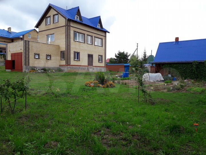 Коттедж 268 м² на участке 24 сот.