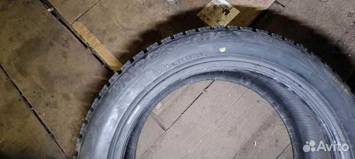 Bridgestone Blizzak Revo GZ 225/50 R17