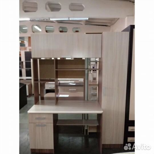 Комьютерный стол 7