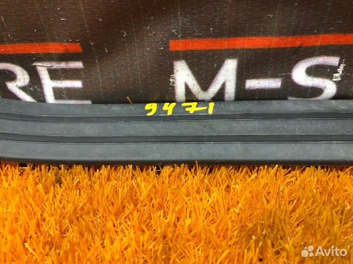 Накладка на порог салона задняя левая Volkswagen