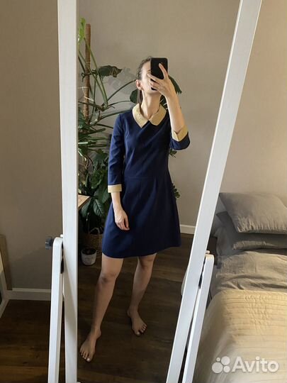 Платье с воротничком