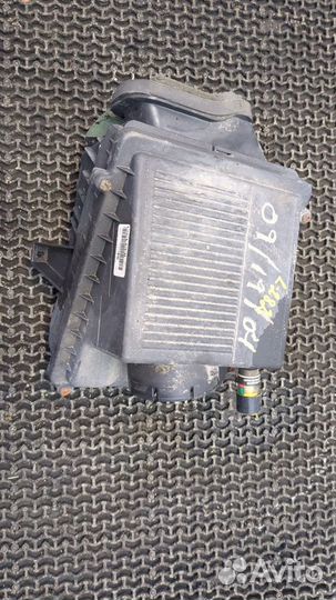 Корпус воздушного фильтра Chevrolet Tahoe, 2001