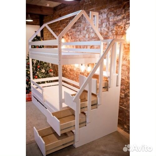Двухъярусная кровать