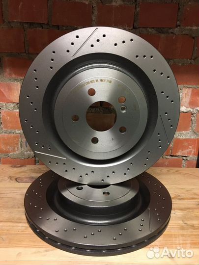 Диск тормозной задний на Mercedes AMG W205 Brembo