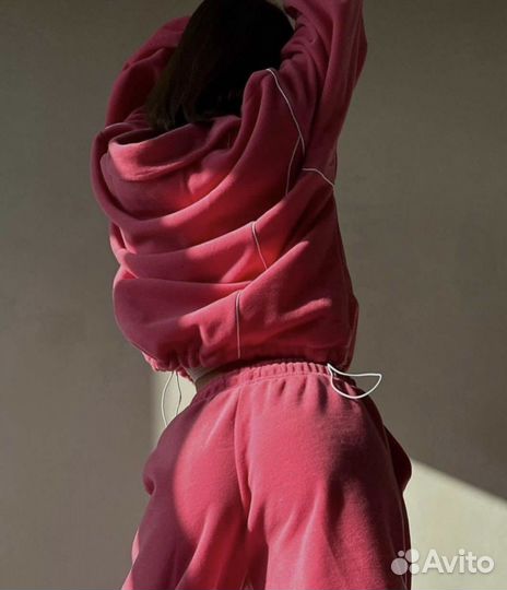 Спортивный костюм женский