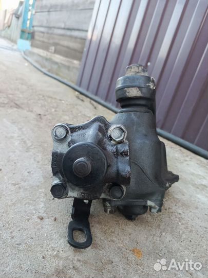 Рулевой редуктор Mitsubishi canter