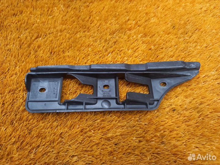 Крепление бампера переднее левое Volkswagen Jetta