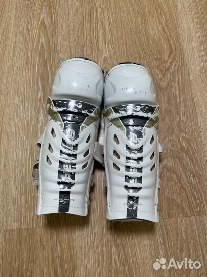 Щитки хоккейные bauer