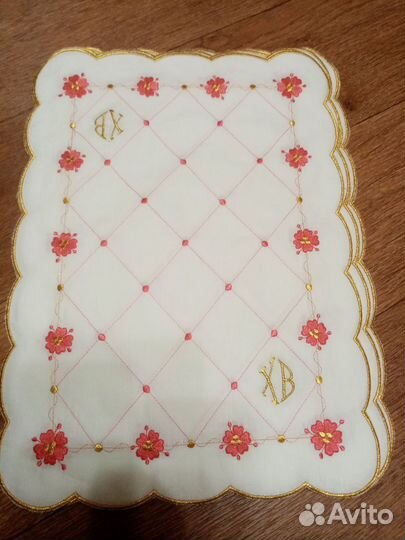 Салфетки декоративные с вышивкой