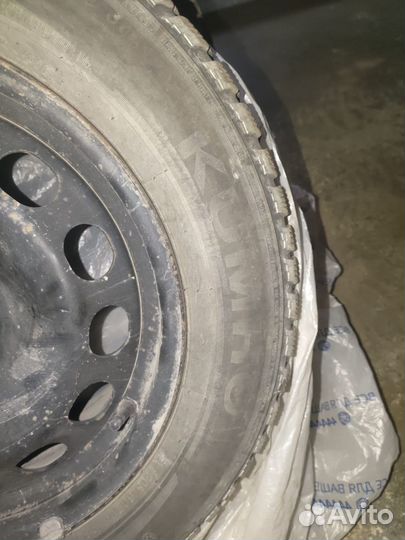 R16 Kumho I'Zen KW22 205/60, PCD 5x112 DIA 57.1