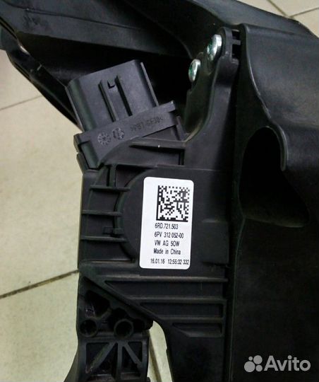 Педаль газа VW Volkswagen Polo Sedan