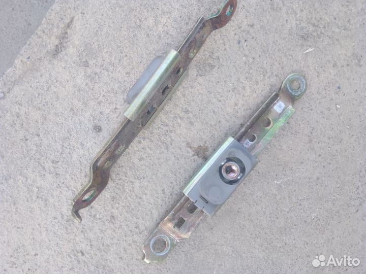 Фиксаторы высоты ремня Toyota Corolla ee111