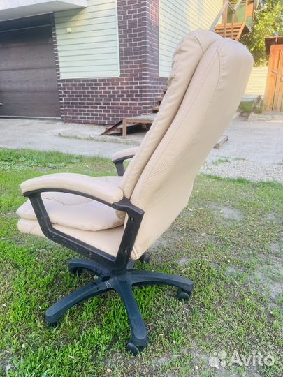 Кресло кожаное