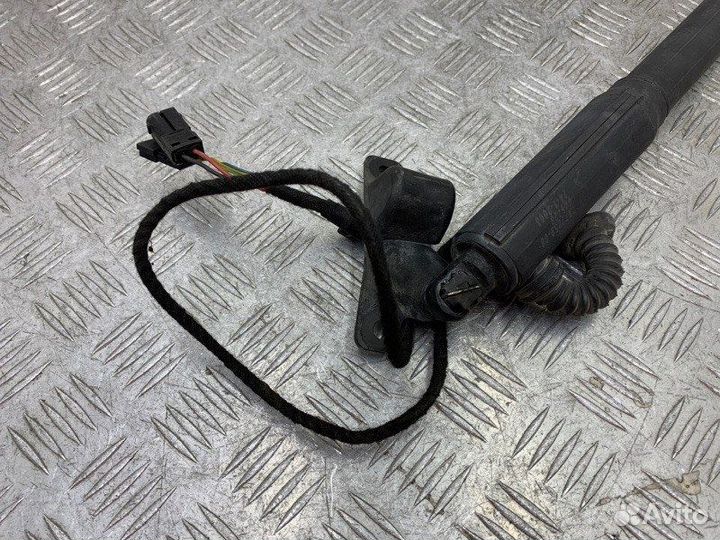 Амортизатор крышки багажника Bmw X5 E70 N55B30