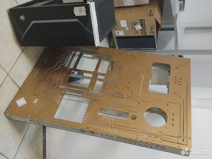 Компьютерный корпус из металла. Эксклюзив