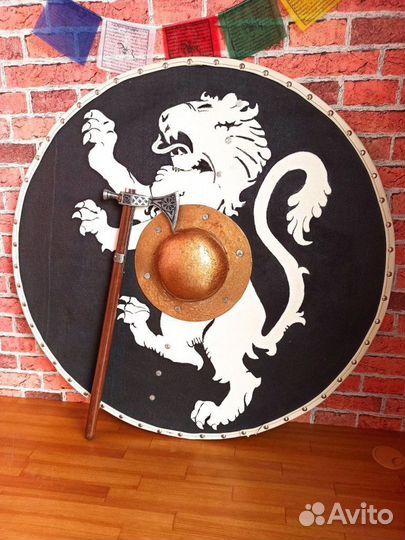 Щит и топор в стиле Викинг - Варяг