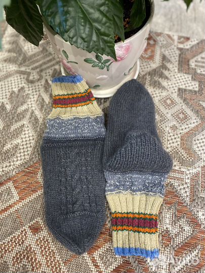 Вязанные носки ручной работы