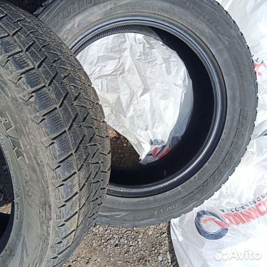 Bridgestone Blizzak DM-V1 245/60 R18