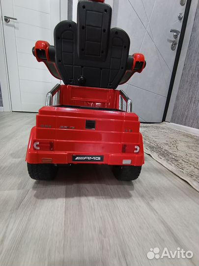 Машинка Каталка толокар с ручкой Mercedes Benz AMG