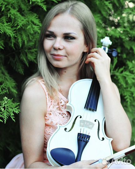 Преподаватель скрипки, фортепиано и йоги