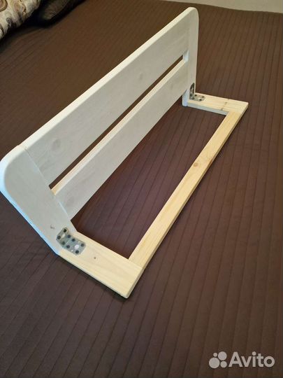 Бортик безопасности для детской кроватки