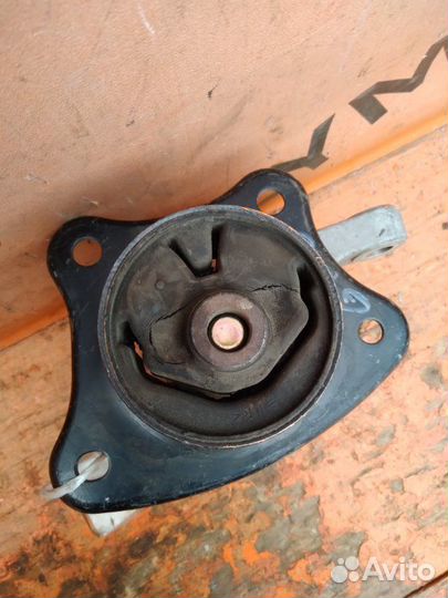 Подушка двс левая Mitsubishi Colt Z25A 4G19