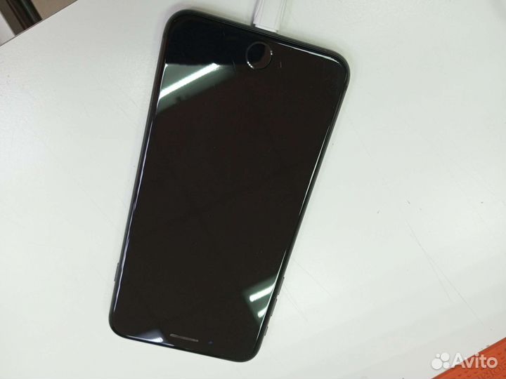 Телефон iPhone 8 plus
