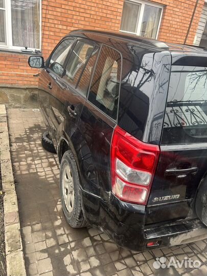 Передняя левая дверь Suzuki Grand Vitara