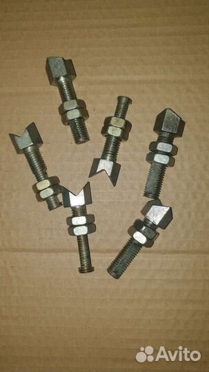 Болт крепёжный защиты карбюратора Иж Планета